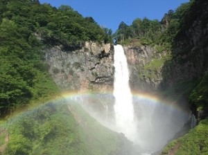 滝、虹